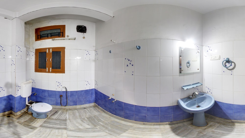 Deluxe Room - Photo 5