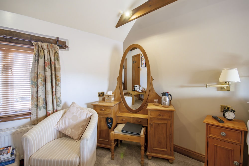Deluxe Double Room, Ensuite, Courtyard View photo 3