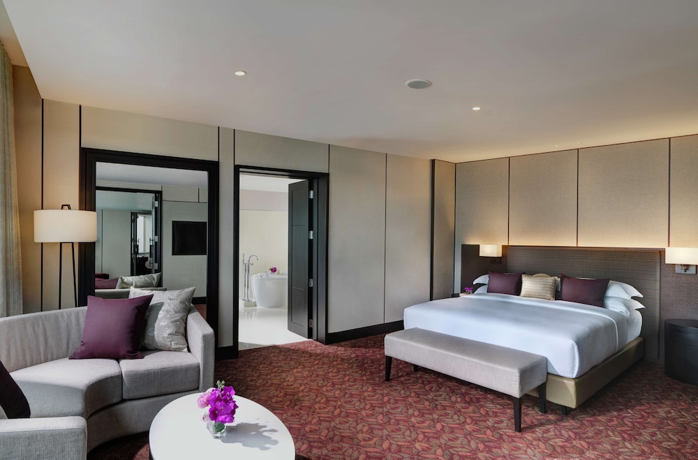 Royal Suite, 1 Bedroom, Club Lounge Access, River View
