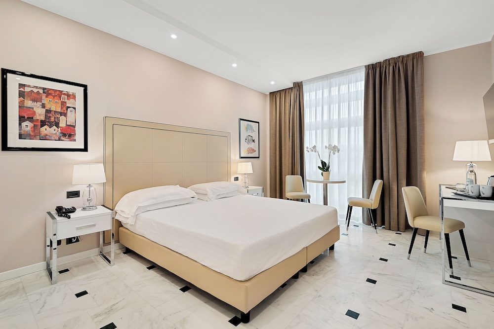 Standard Double Room - Photo 7