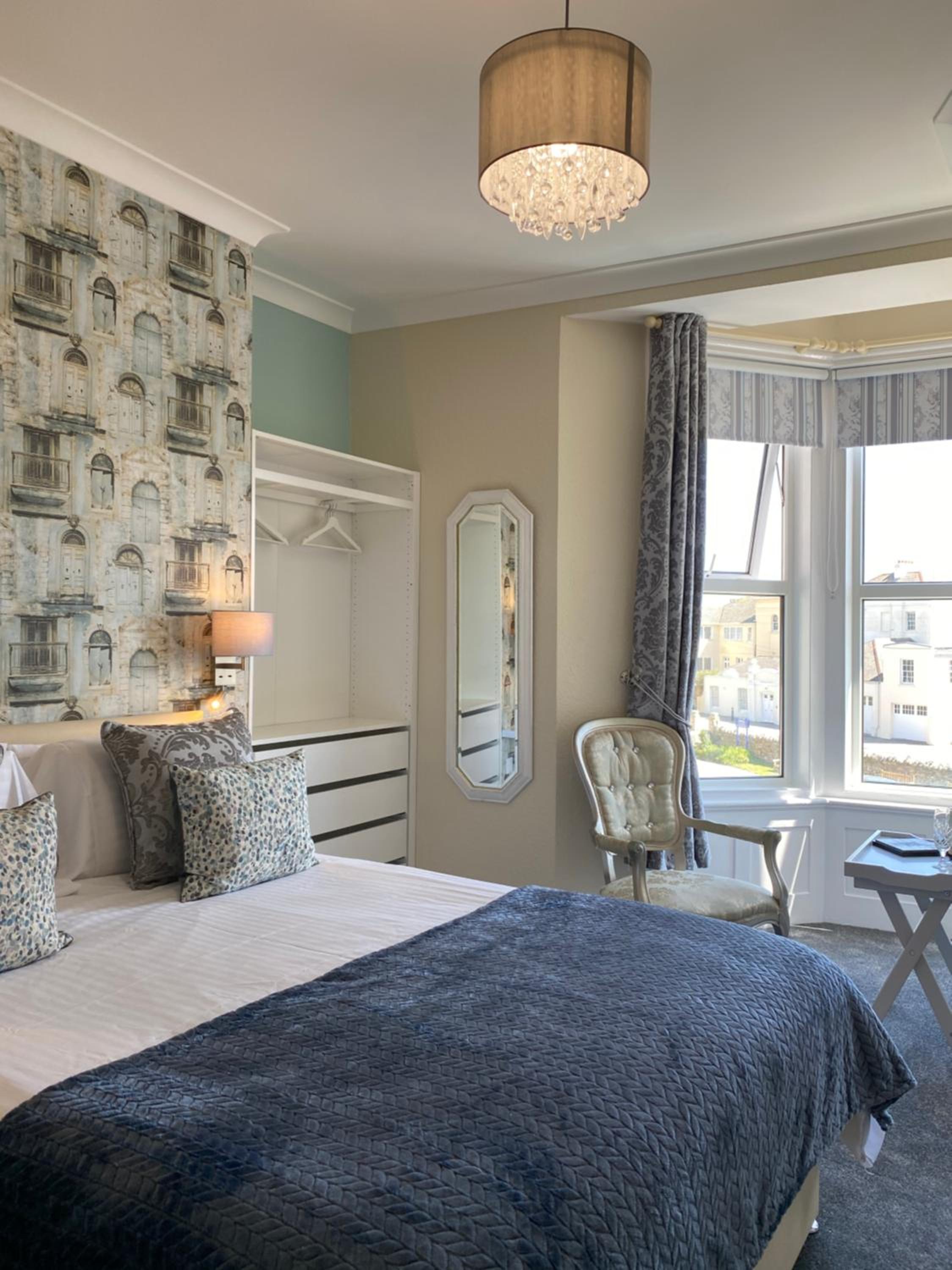 Family Suite with Private Bathroom photo 1