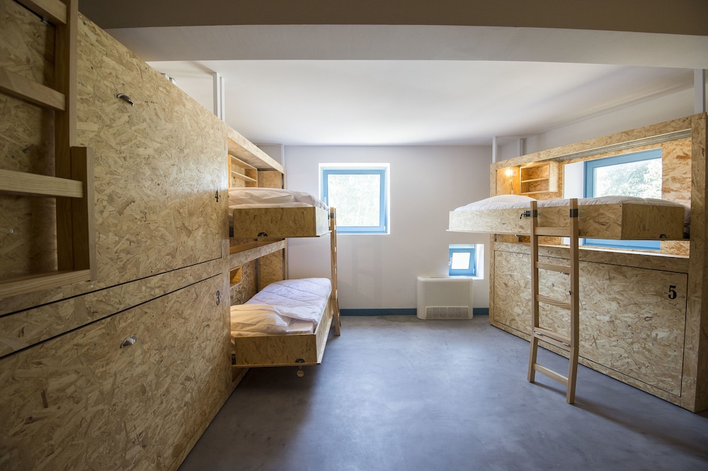 Shared Dormitory, Shared Bathroom (6 Beds) photo 1