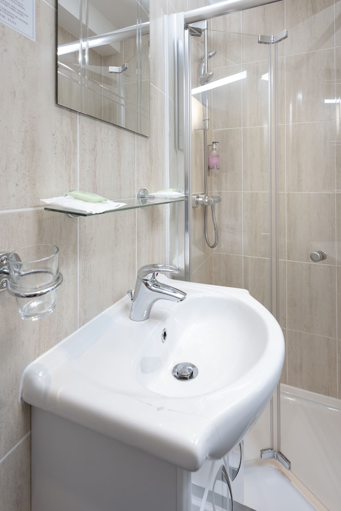 Superior Double Room, Ensuite photo 3