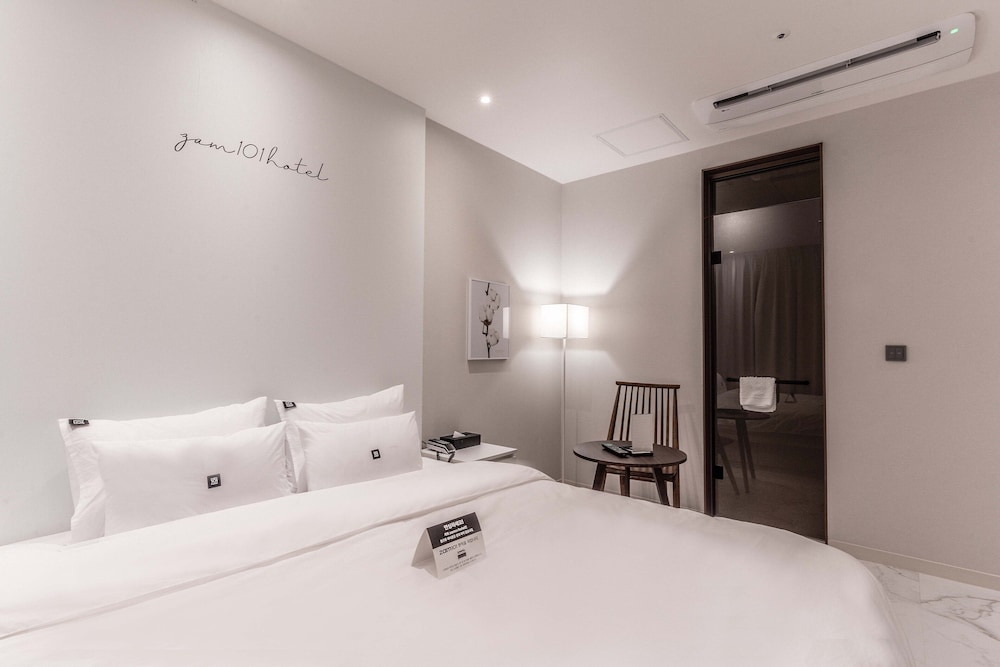 Standard Double Room - Photo 2