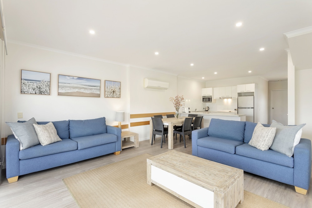 2 Bedroom Waterfront photo 1