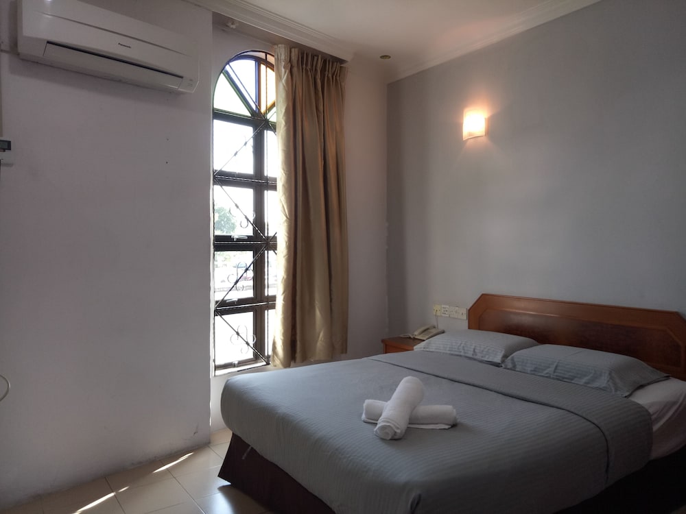 Classic Double Room, Private Bathroom, City View