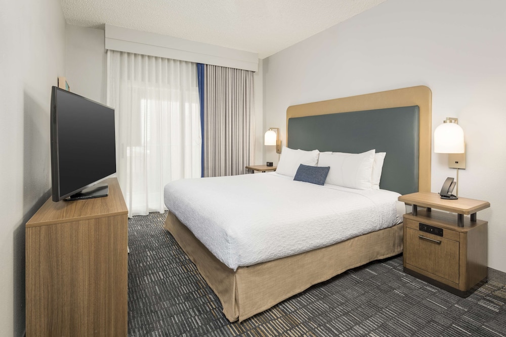 Suite, Accessible, Non Smoking (Hearing) - Photo 8