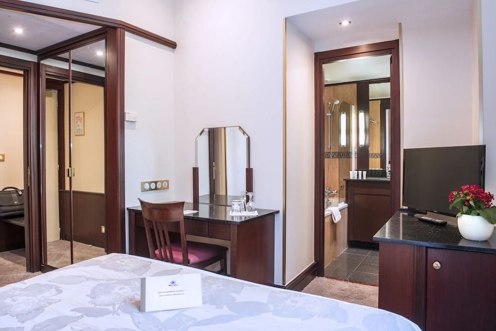 Room, City View (Privilege) - Photo 5