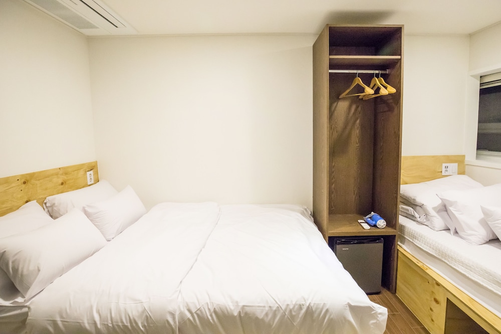 Triple Room - Photo 2