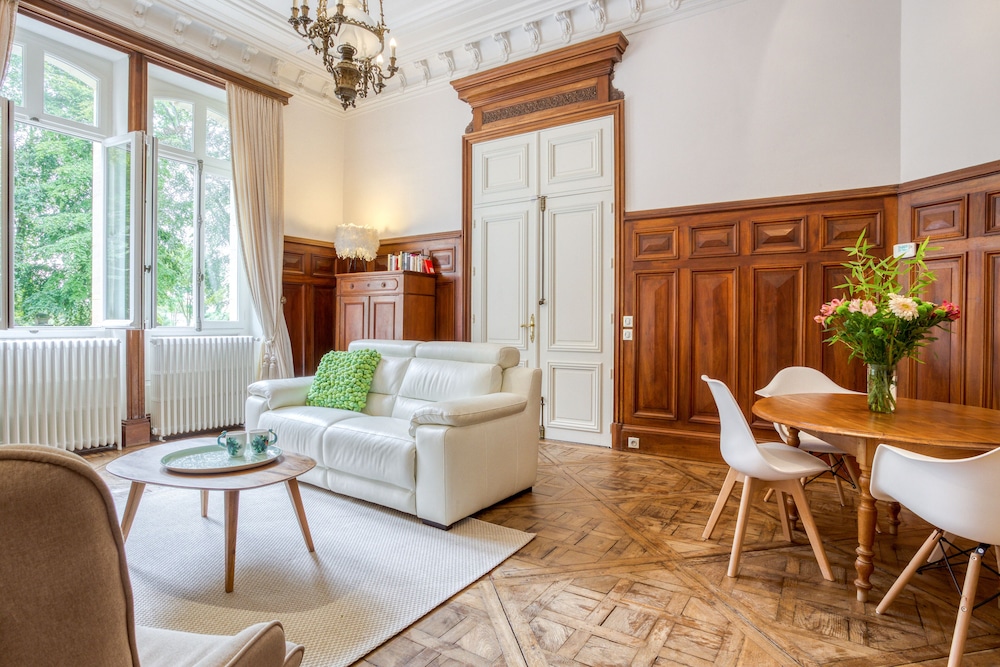 Grand Apartment, 2 Bedrooms, Terrace, Lake View photo 3