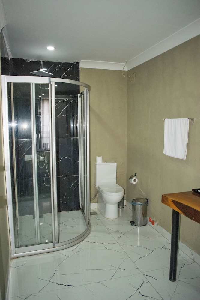 Double Room - Photo 5