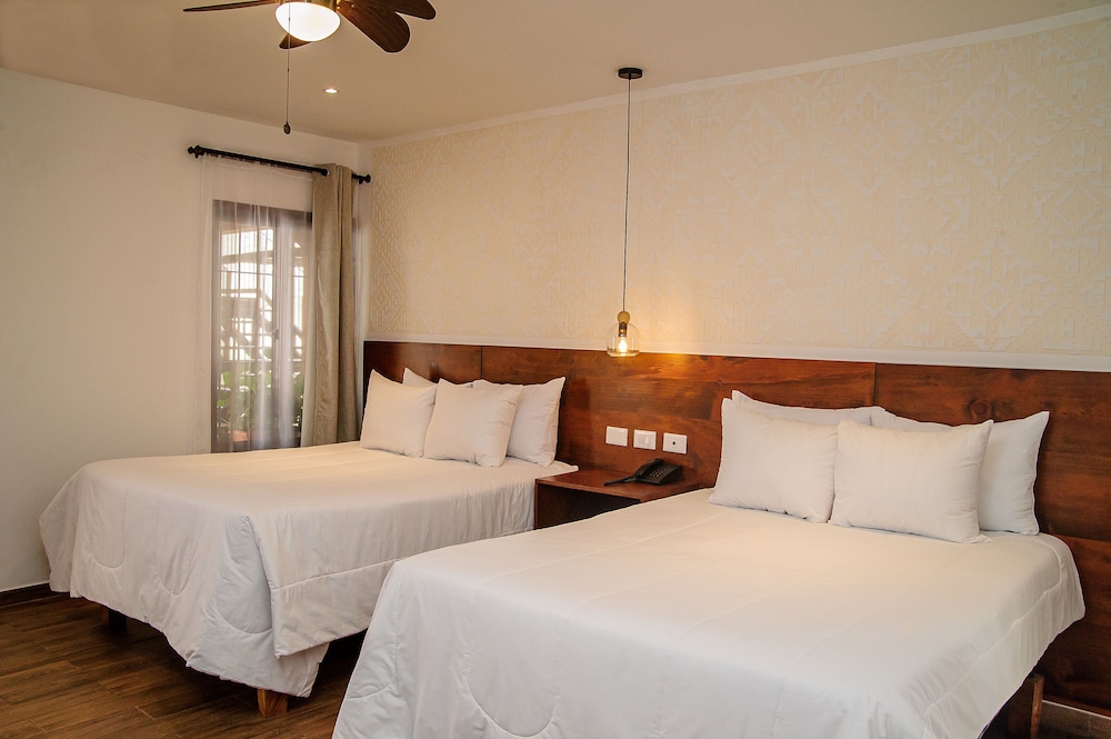 Deluxe Double Room, Private Bathroom, Courtyard Area photo 2