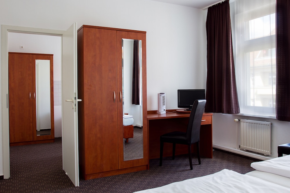 Single Room photo 3