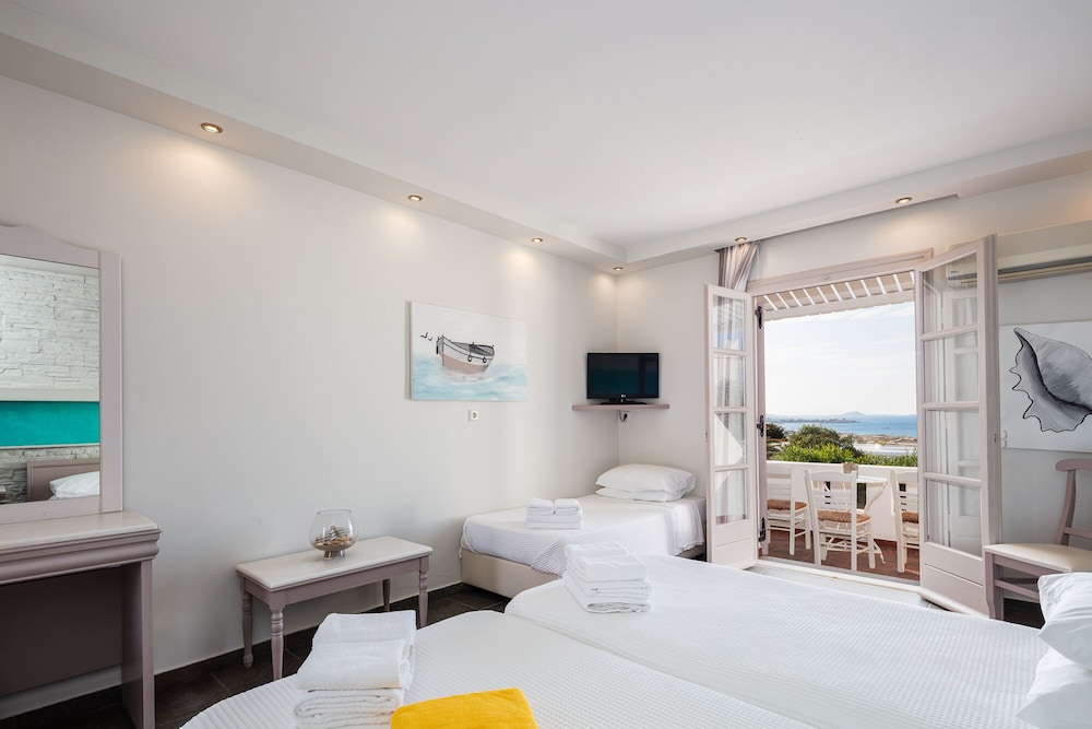 Aegean Triple Room with Terrace & Sea View photo 3