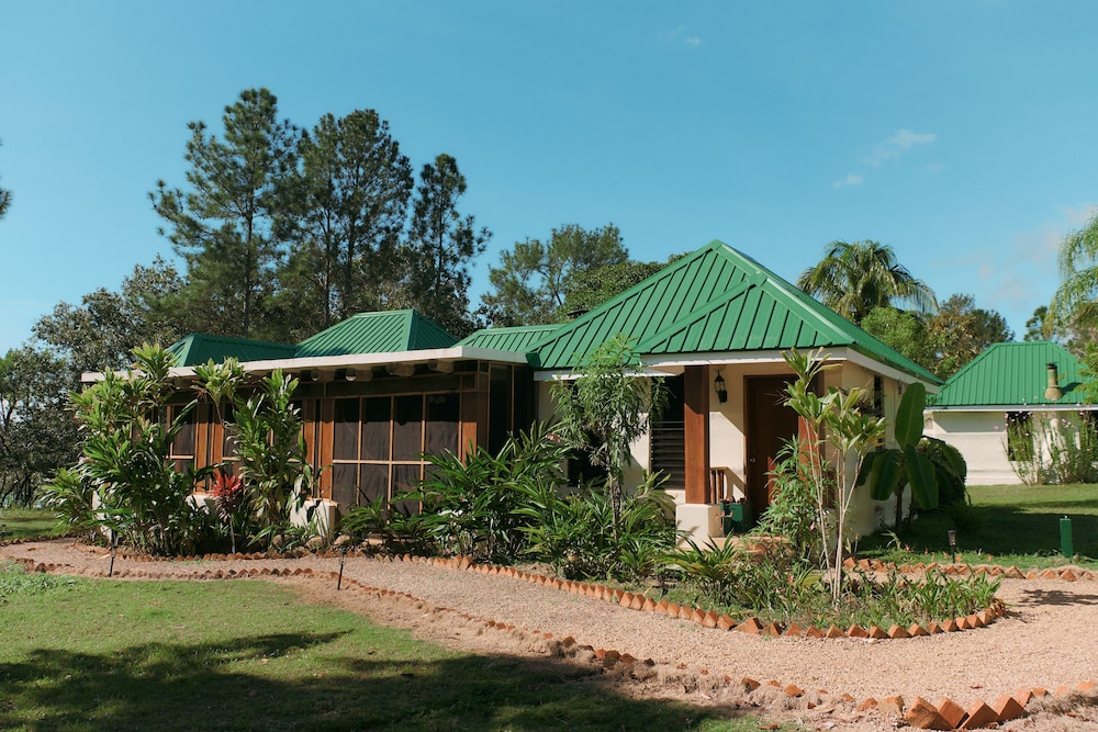 Estate Cottage - Photo 3