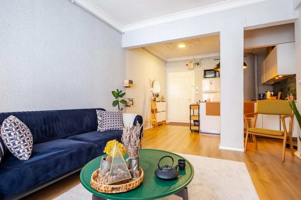 Apartment photo 2
