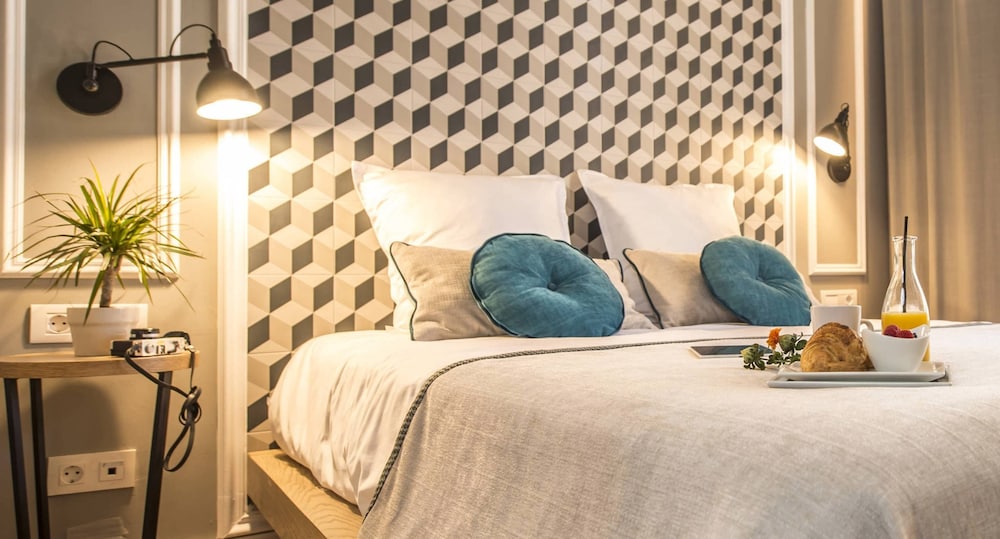Double Room, Balcony, City View photo 2