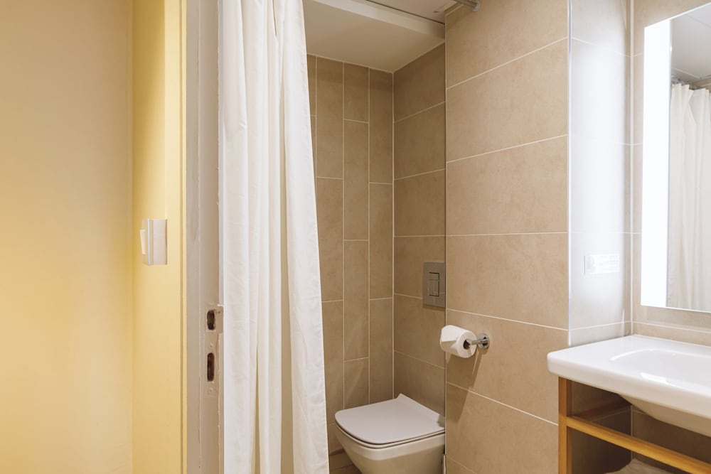 Classic Double or Twin Room - Photo 5
