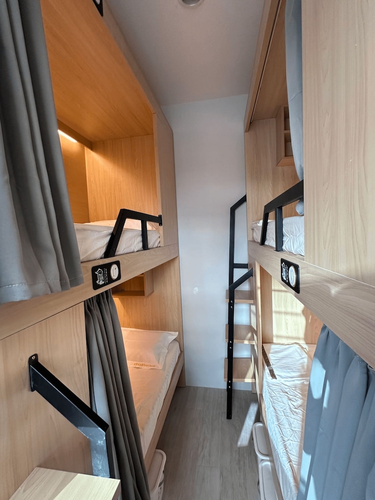 Standard Shared Dormitory, City View (Men Only) photo 2