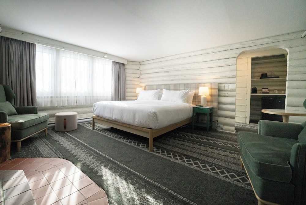 Room, 1 King Bed, Fireplace (View) - Photo 4