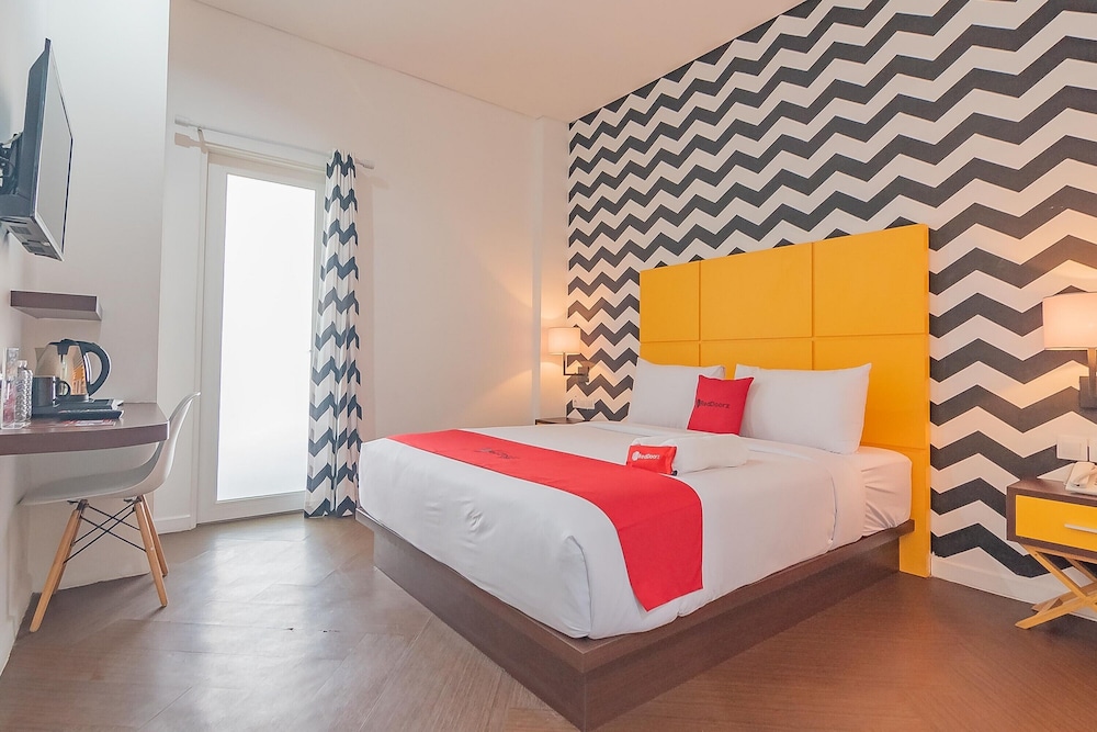 Suite (Reddoorz) - Photo 1