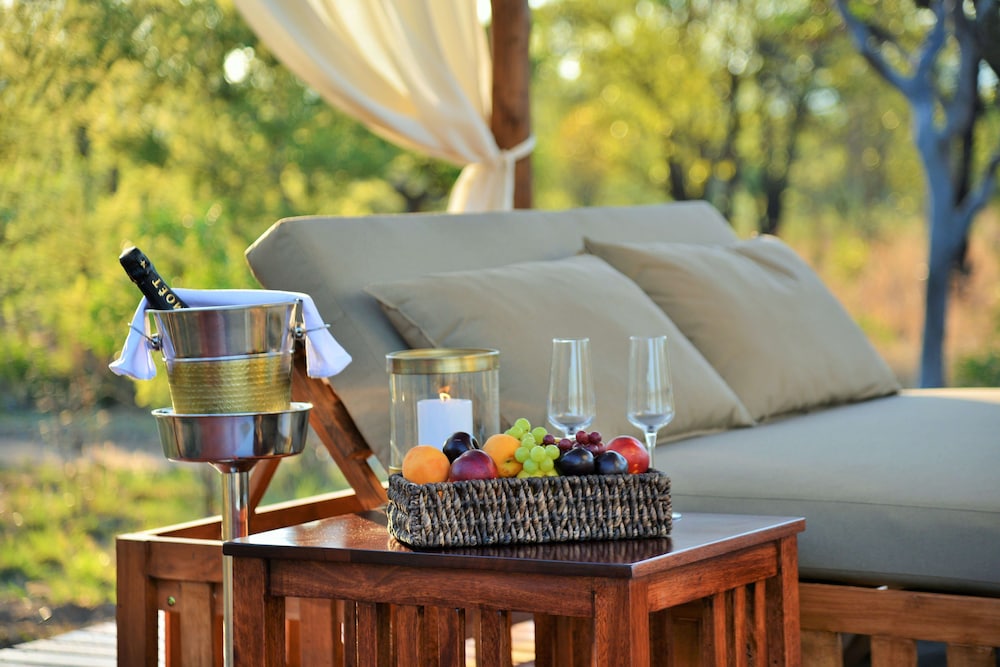Family Tent, 2 Bedrooms (Luxury) - Photo 3