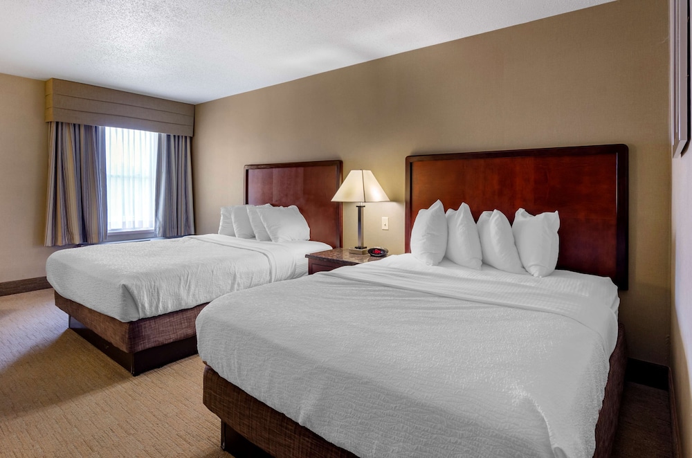Standard Room, 2 Queen Beds, Non Smoking, Refrigerator & Microwave - Photo 1