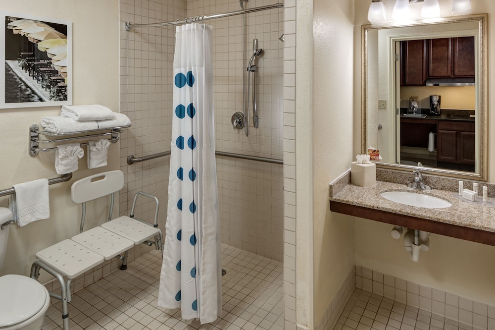 Suite, 2 Double Beds (Mobility/Hearing Access, Roll-in Shwr)