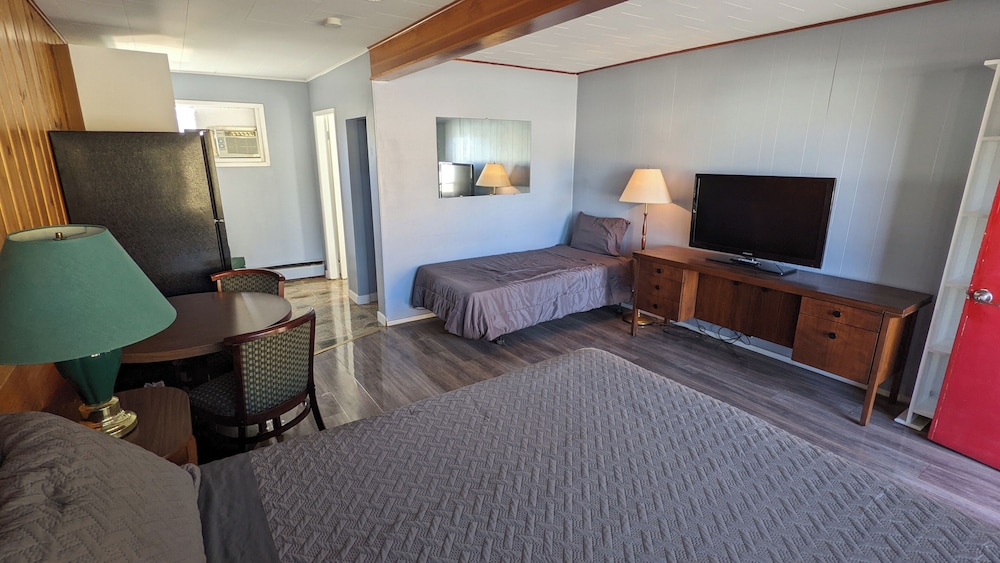 Standard Room, Multiple Beds, Kitchen photo 2