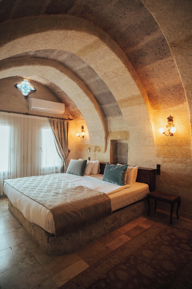 Deluxe Stone Suite with Stone - Photo 45
