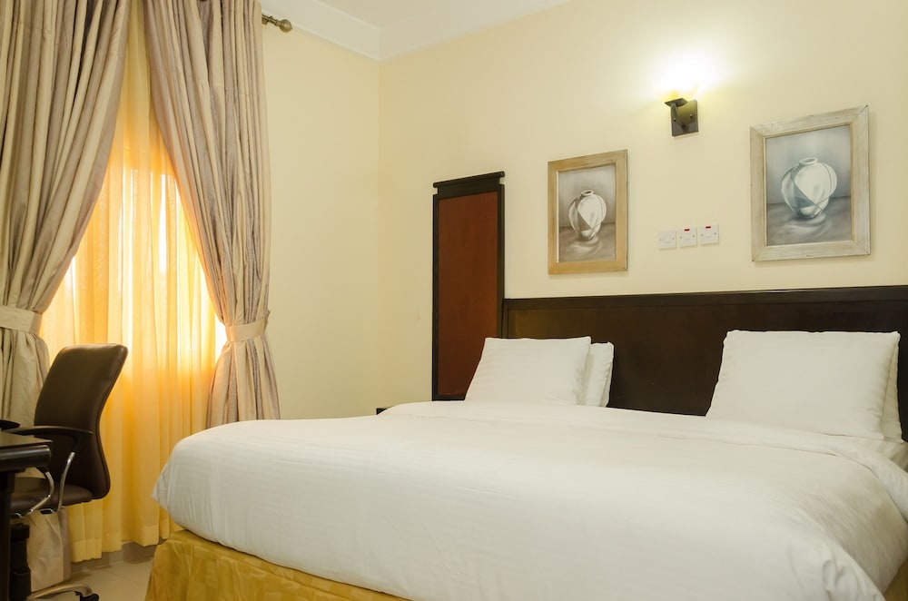 Ambassadorial Suite photo 2