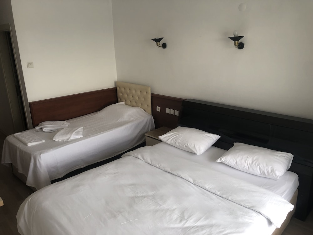 Room, Balcony