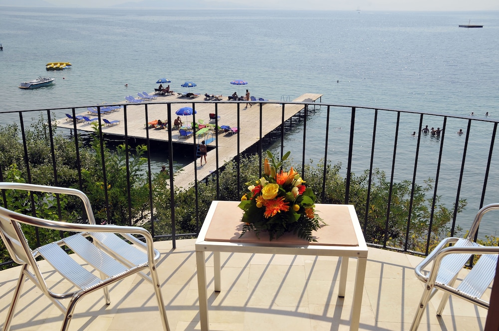 Double Room, Balcony, Sea View - Photo 14