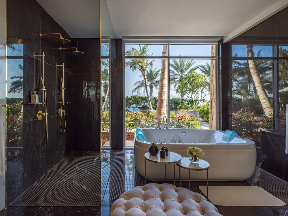 Deluxe Villa, 4 Bedrooms, Private Pool, Beachside (Palm)