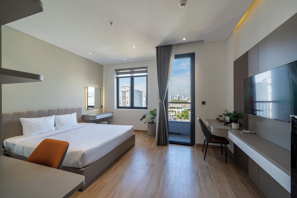 Luxury Studio, Balcony, City View