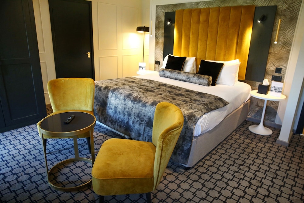 Deluxe Double Room, 2 Twin Beds - Photo 1