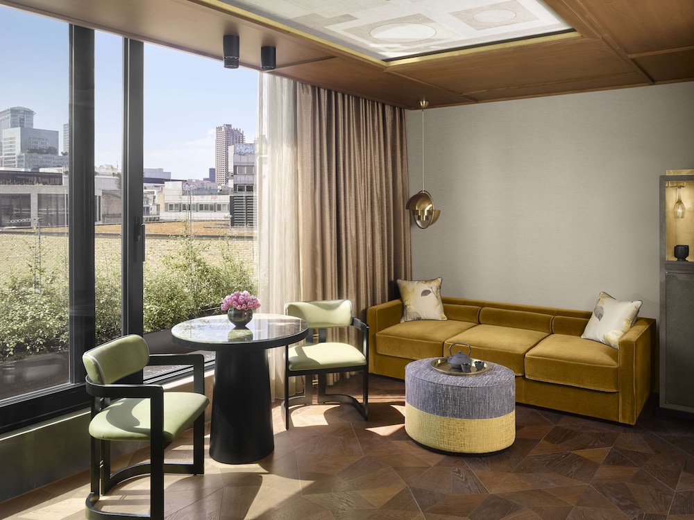 Room (Yuhi Skyline)
