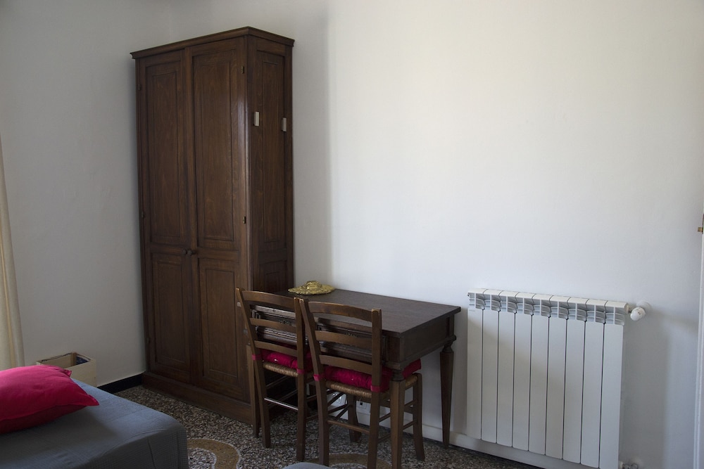 Basic Double Room, Non Smoking photo 2