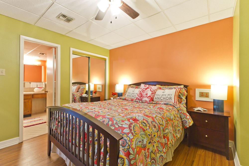 Condo, 2 Bedrooms, 2 Bathrooms, Bay View photo 1