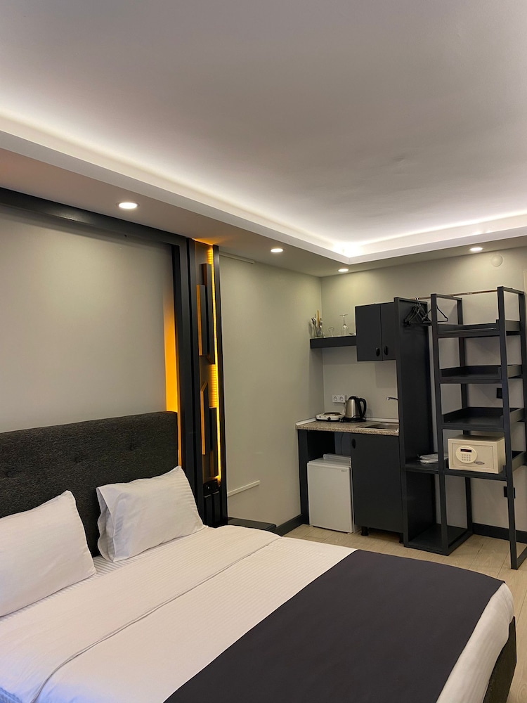 2 Bedroom Apartment with Balcony and Kitchen (ground floor) photo 1