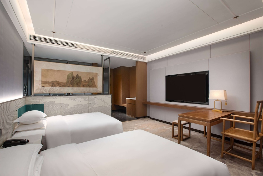 Deluxe Room, 2 Twin Beds, Non Smoking