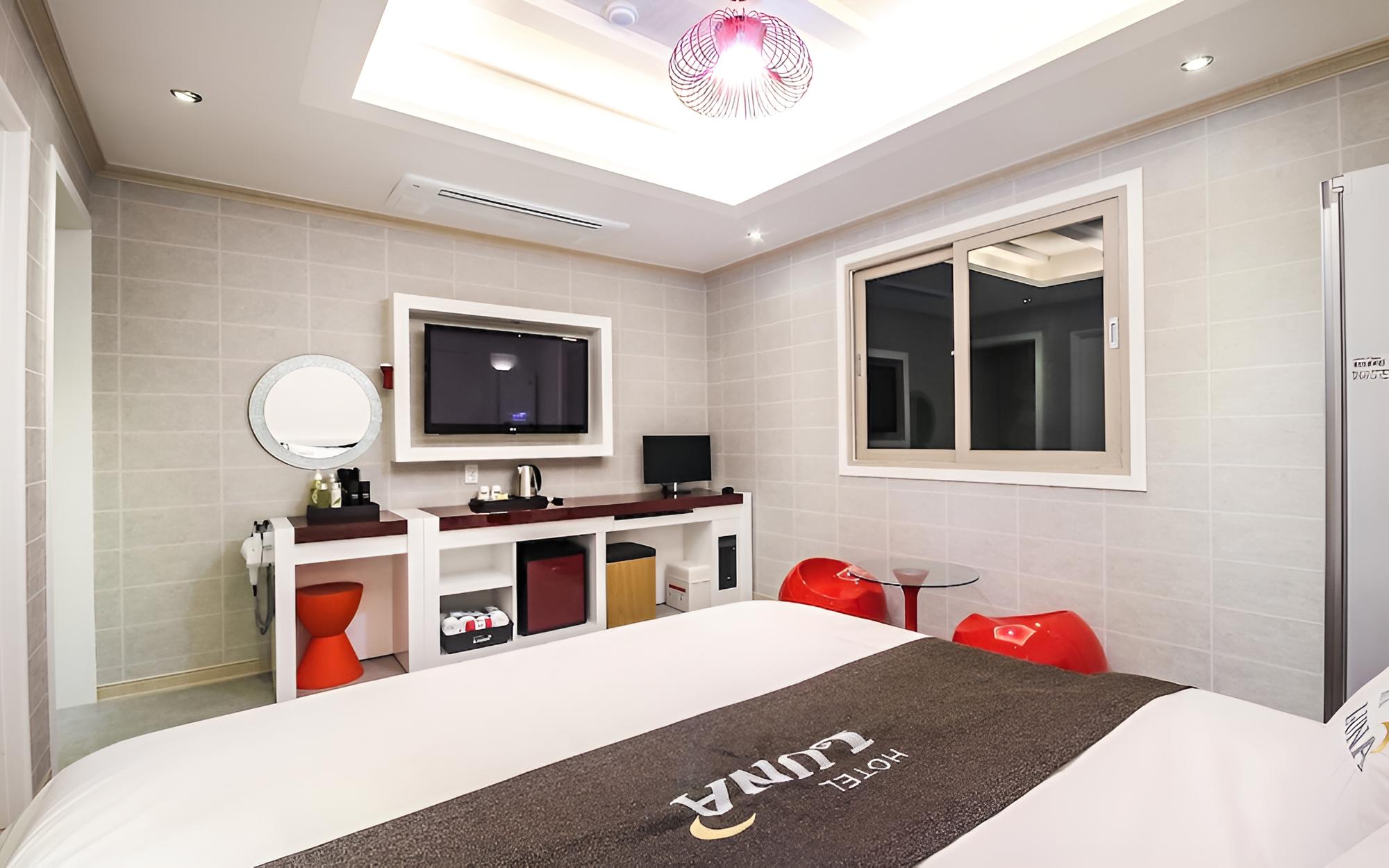 Room (Deluxe room (with styler spa bathtub)) photo 1