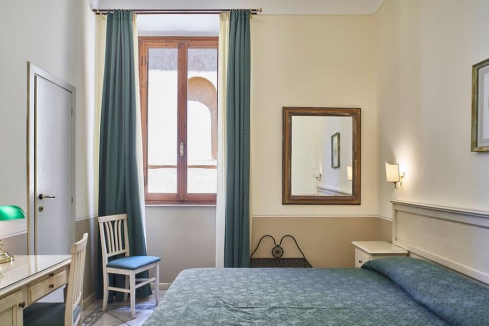 Economy Double Room - Photo 1
