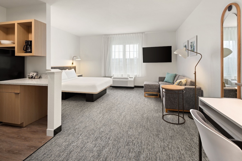 Studio, 1 Queen Bed with Sofa bed (Hearing Accessible)