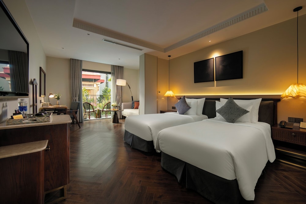 Grand Suite, 2 Twin Beds, Balcony, Garden View