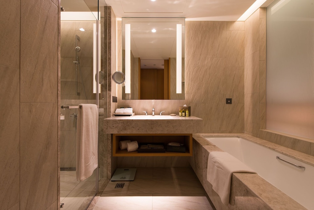 Deluxe Double Room, Lake View, Tower photo 2