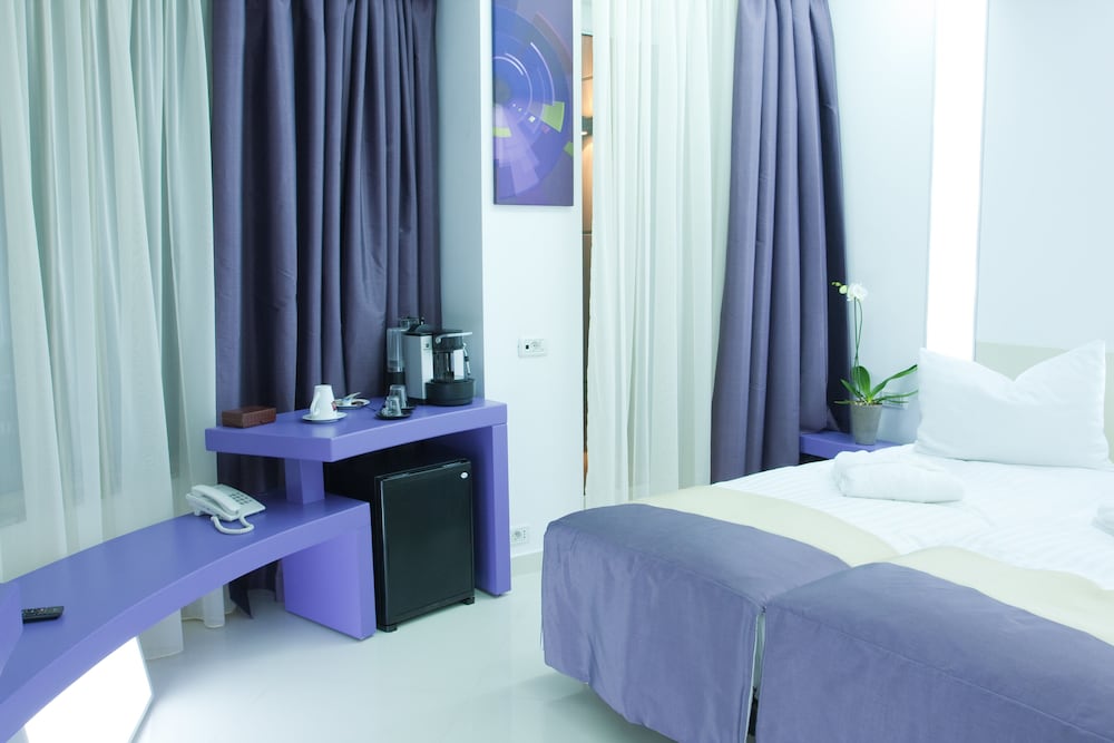 Deluxe Room - Photo 2