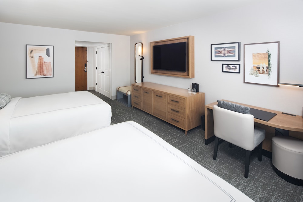 Superior Room, 2 Queen Beds, Lakeside photo 2