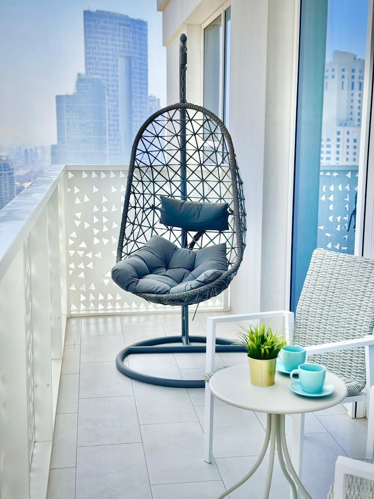 Luxury Apartment, Balcony, City View photo 3