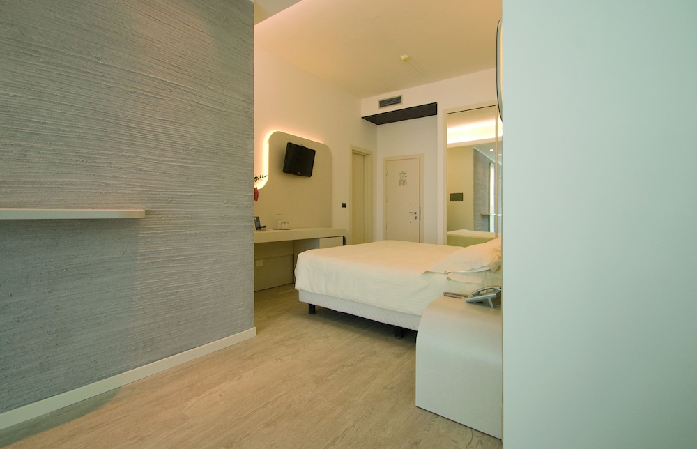 Single Room photo 2